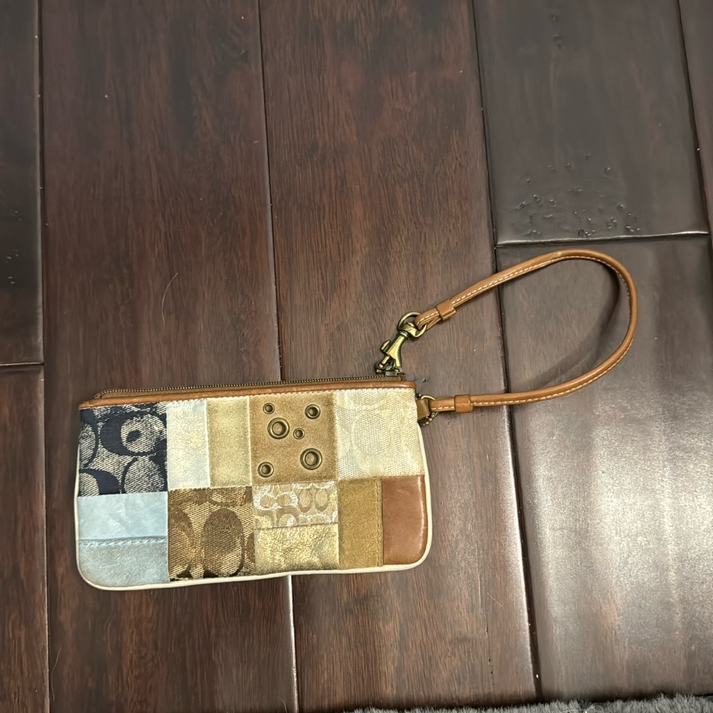 Coach patchwork wristlet in very good condition